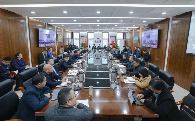 集團召開全面預算工作調度會及11月份安全例會(圖1) 集團召開全面預算工作調度會及11月份安全例會(圖1)