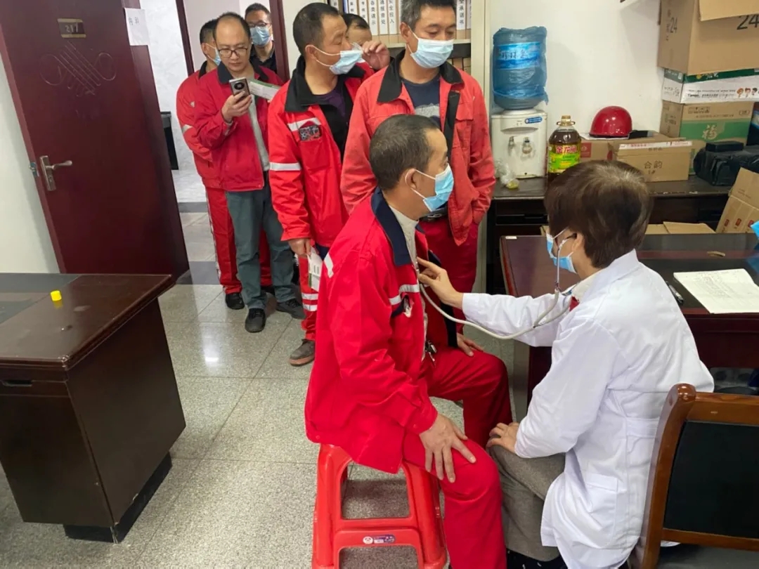 宜化化機:關愛職工健康 開展職業(yè)健康體檢(圖2) 宜化化機:關愛職工健康 開展職業(yè)健康體檢(圖2)